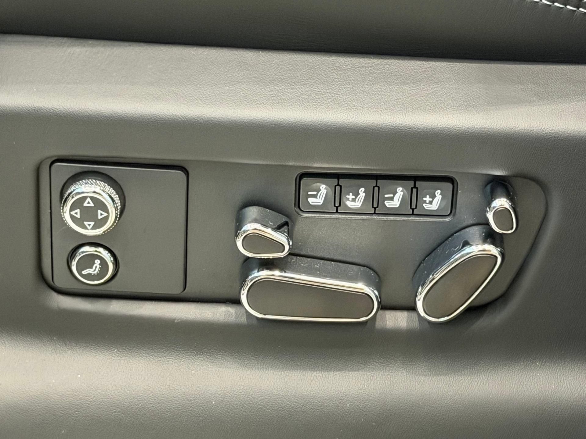 New 2026 Bentley Bentayga Speed AWD/4WD image 38