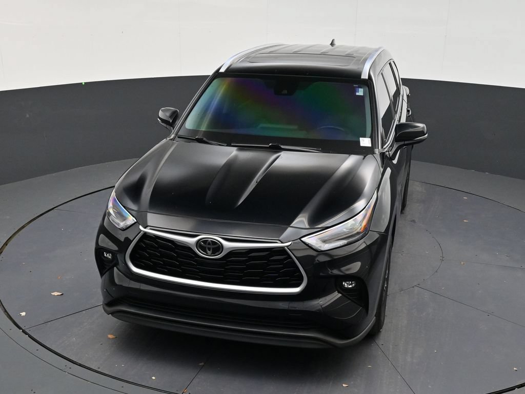 Used 2021 Toyota Highlander XLE FWD image 19