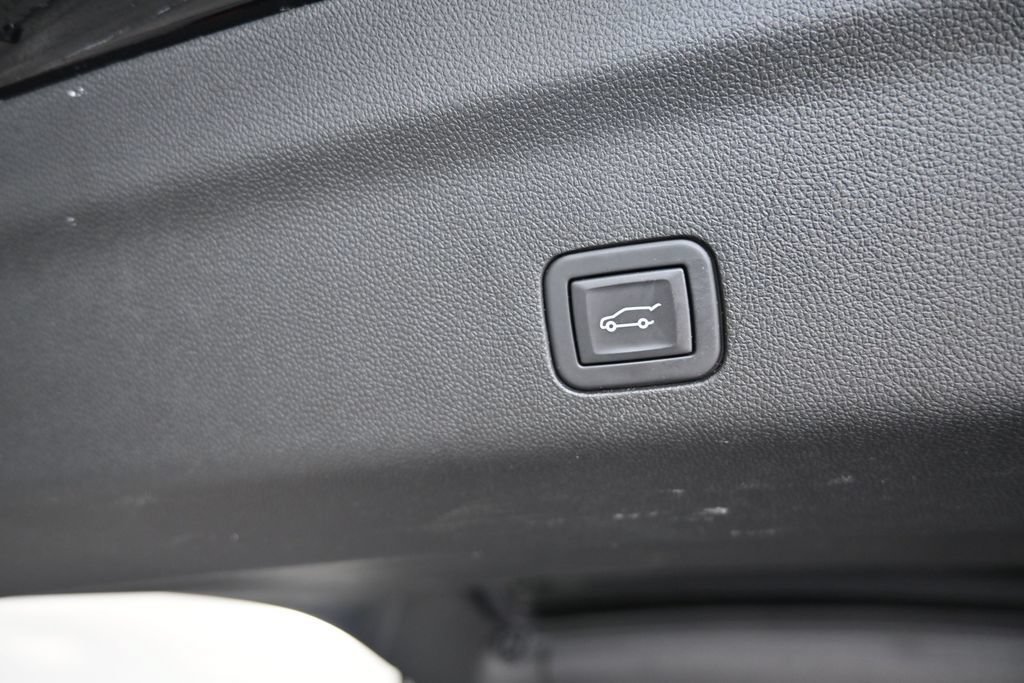 Used 2024 GMC Yukon AT4 w/ AT4 Premium Package AWD/4WD image 24