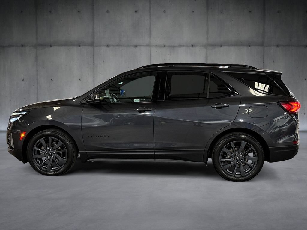 Used 2022 Chevrolet Equinox RS w/ RS Leather Package FWD image 2