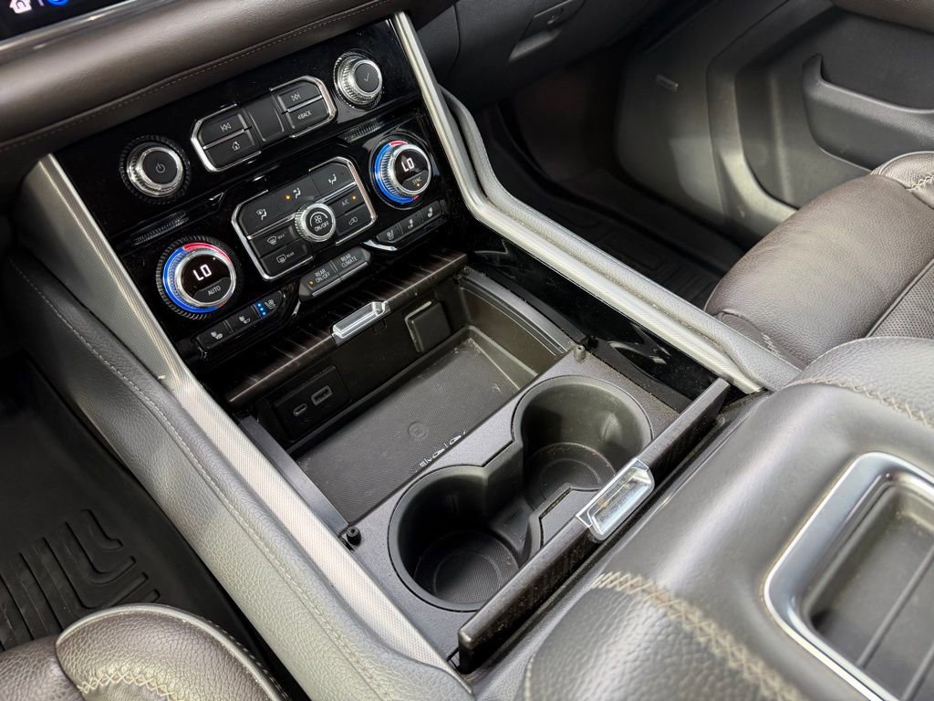 Used 2021 GMC Yukon Denali w/ Denali Premium Package image 20