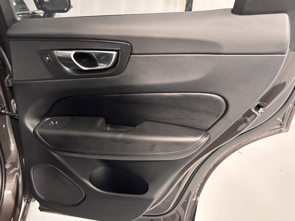 Certified 2025 Volvo XC60 B5 Plus image 26