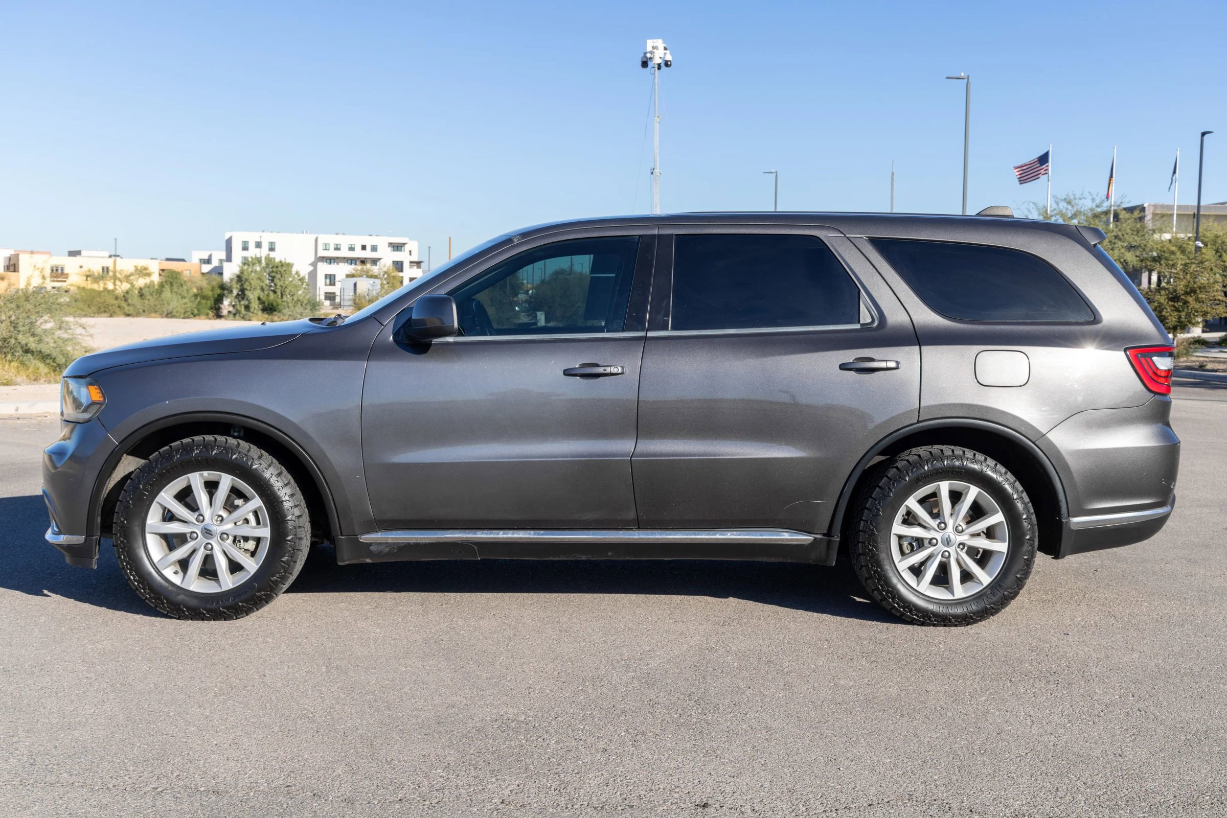 Used 2020 Dodge Durango SXT w/ 3rd Row Seating Group image 2