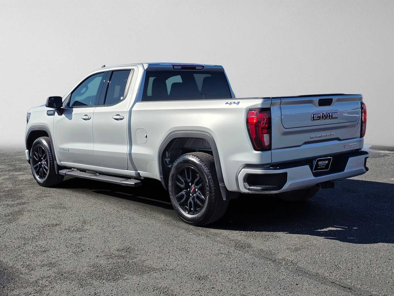 Certified 2022 GMC Sierra 1500 Elevation w/ LPO, Elevation Black Package AWD/4WD image 5