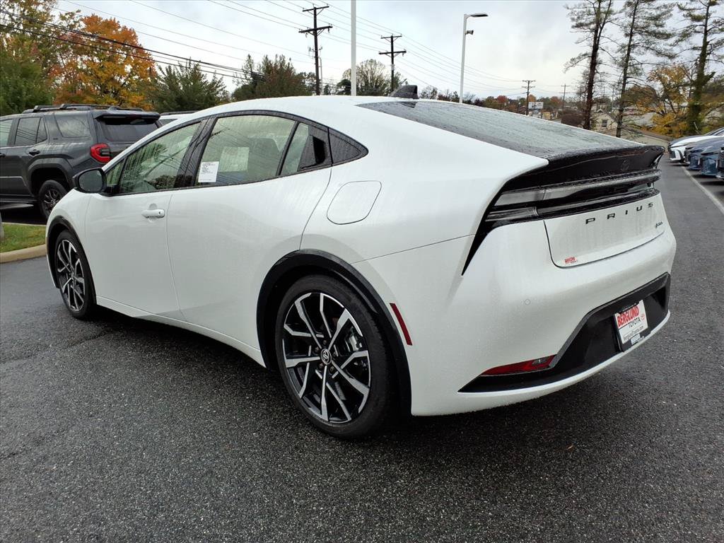 New 2026 Toyota Prius Plug-In Hybrid FWD image 7