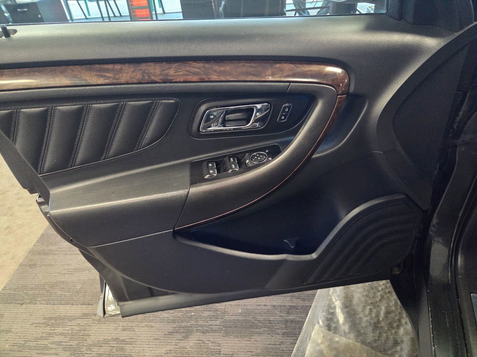 Used 2016 Ford Taurus Limited w/ Equipment Group 301A image 40