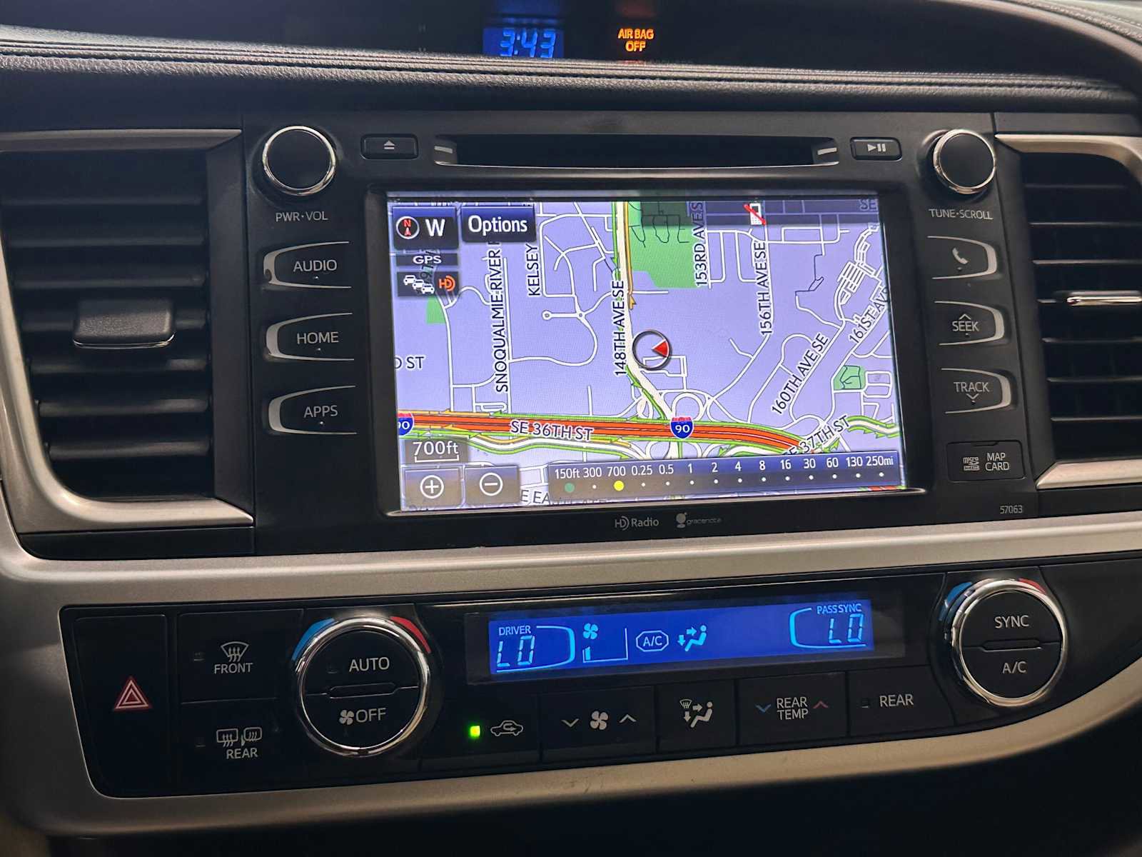 Used 2015 Toyota Highlander XLE AWD/4WD image 14