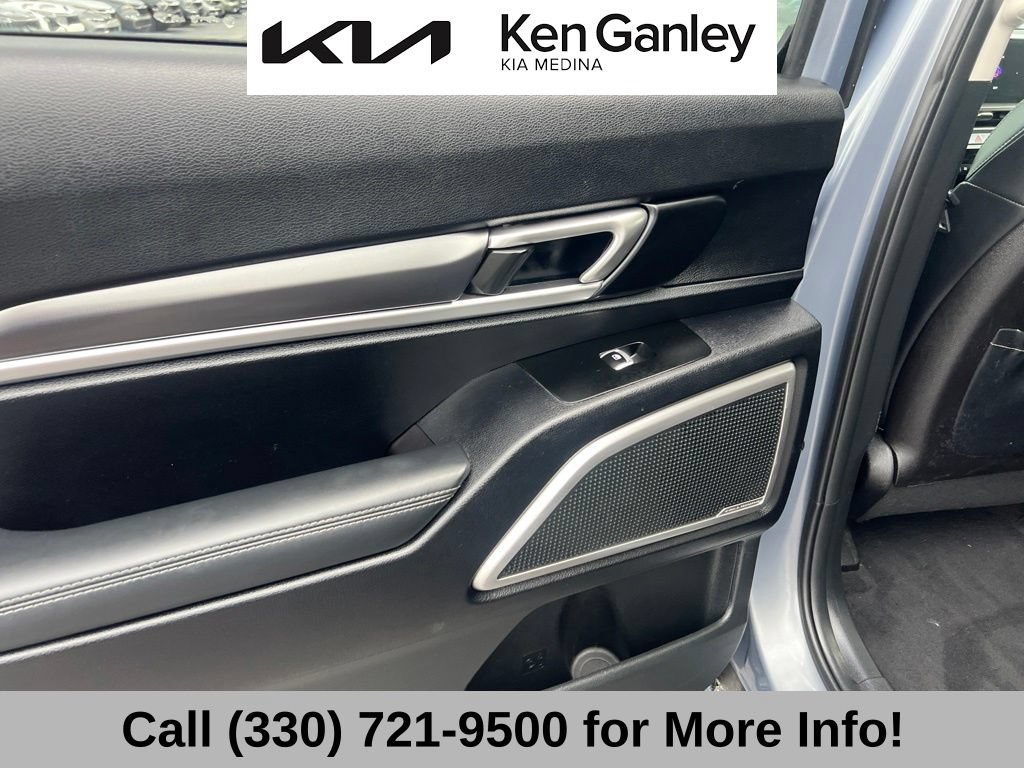 Used 2024 Kia Telluride LX FWD image 47