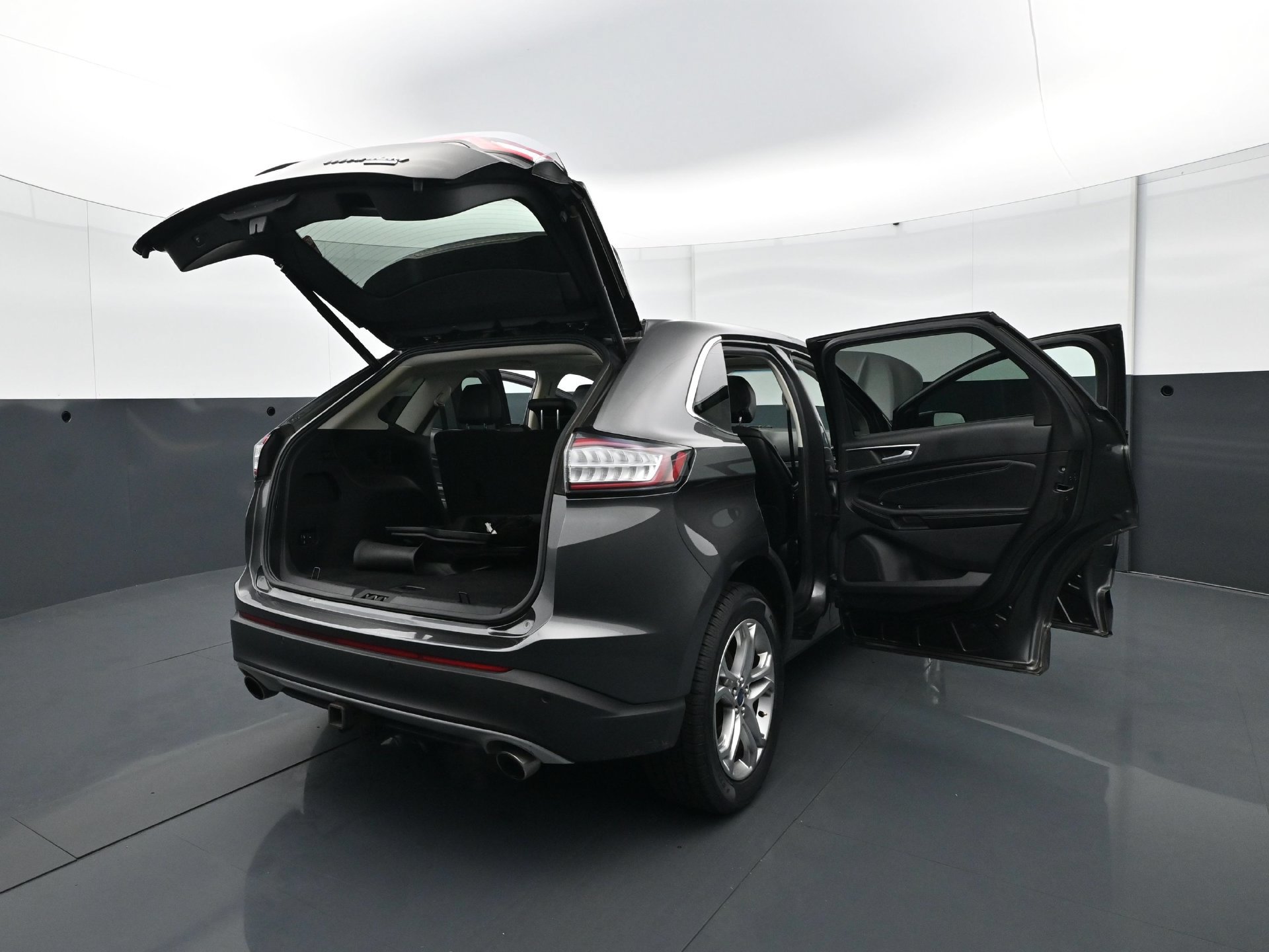 Used 2015 Ford Edge Titanium w/ Equipment Group 301A AWD/4WD image 33