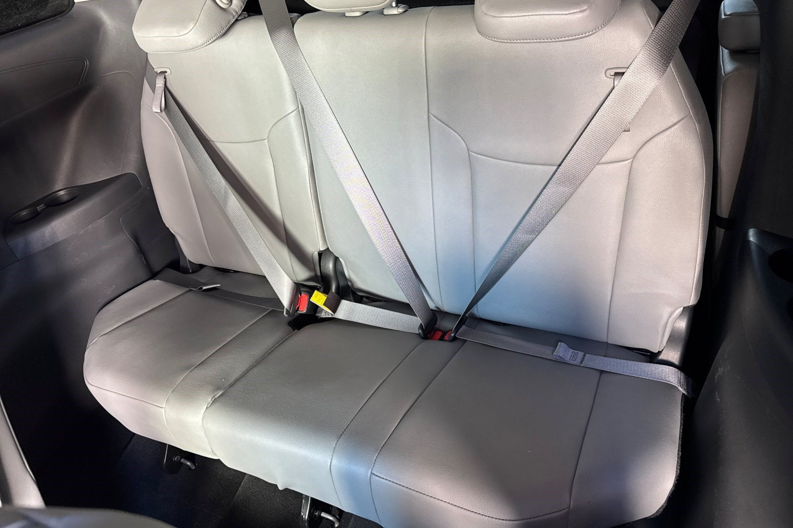 Used 2025 Toyota Sienna XLE FWD image 34