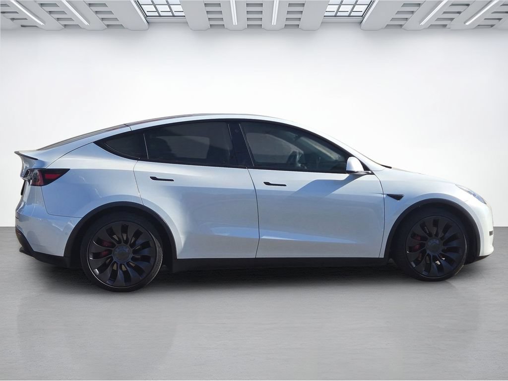 Used 2021 Tesla Model Y Performance AWD/4WD image 3