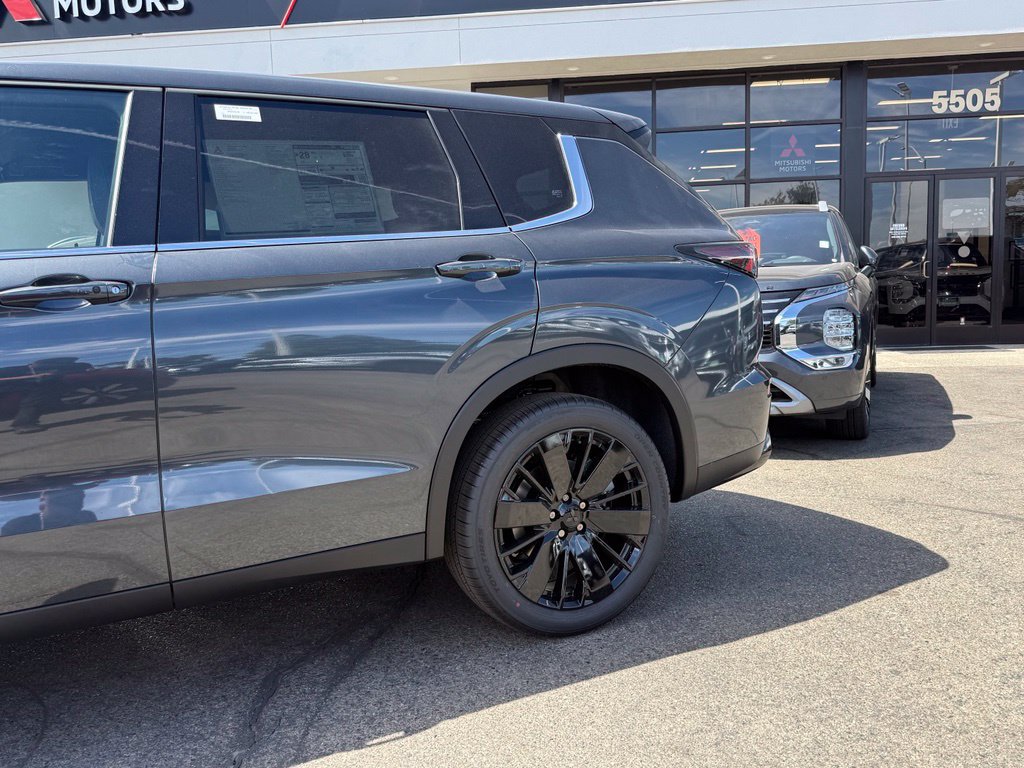 New 2026 Mitsubishi Outlander LE FWD image 6