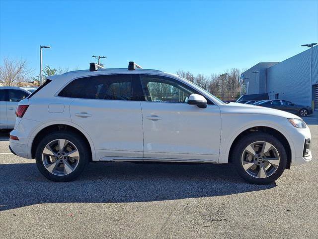 Certified 2023 Audi Q5 Premium w/ Convenience Package AWD/4WD image 7