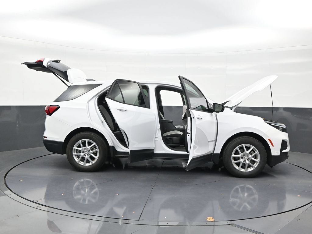 Used 2024 Chevrolet Equinox LS FWD image 26
