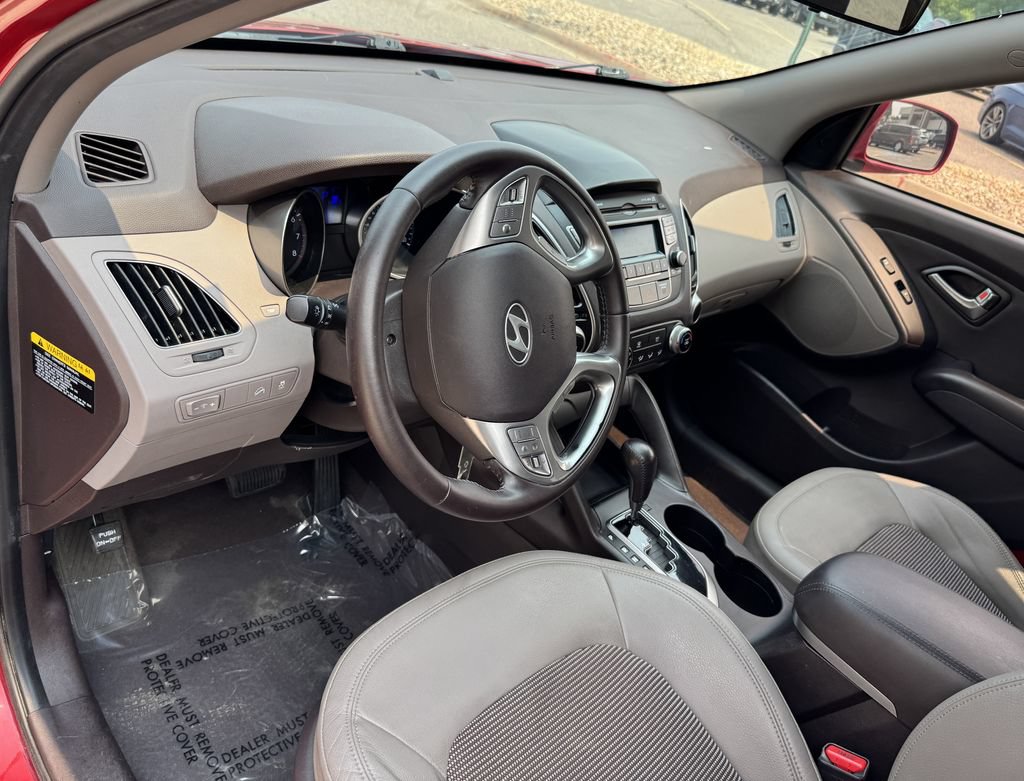 Used 2011 Hyundai Tucson GLS FWD image 24