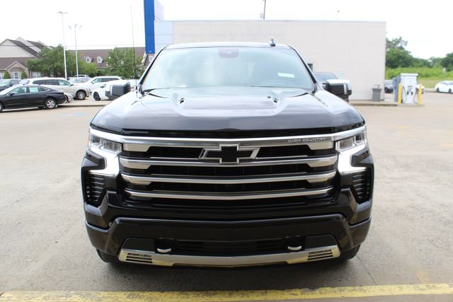 Used 2024 Chevrolet Silverado 1500 High Country AWD/4WD image 8