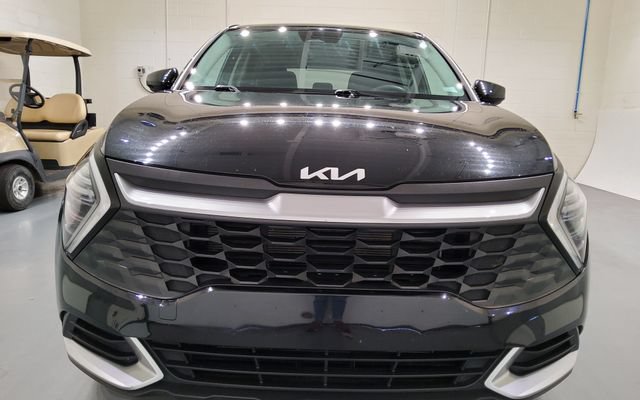 Used 2024 Kia Sportage LX FWD image 2