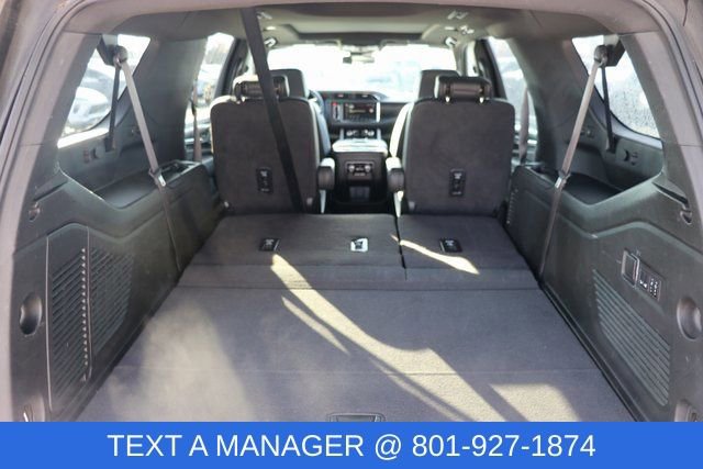 Used 2024 GMC Yukon XL Denali image 13