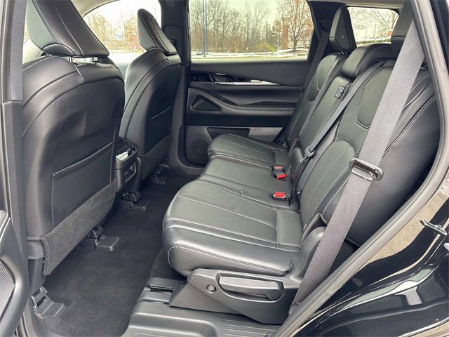 Used 2023 INFINITI QX60 Pure image 12