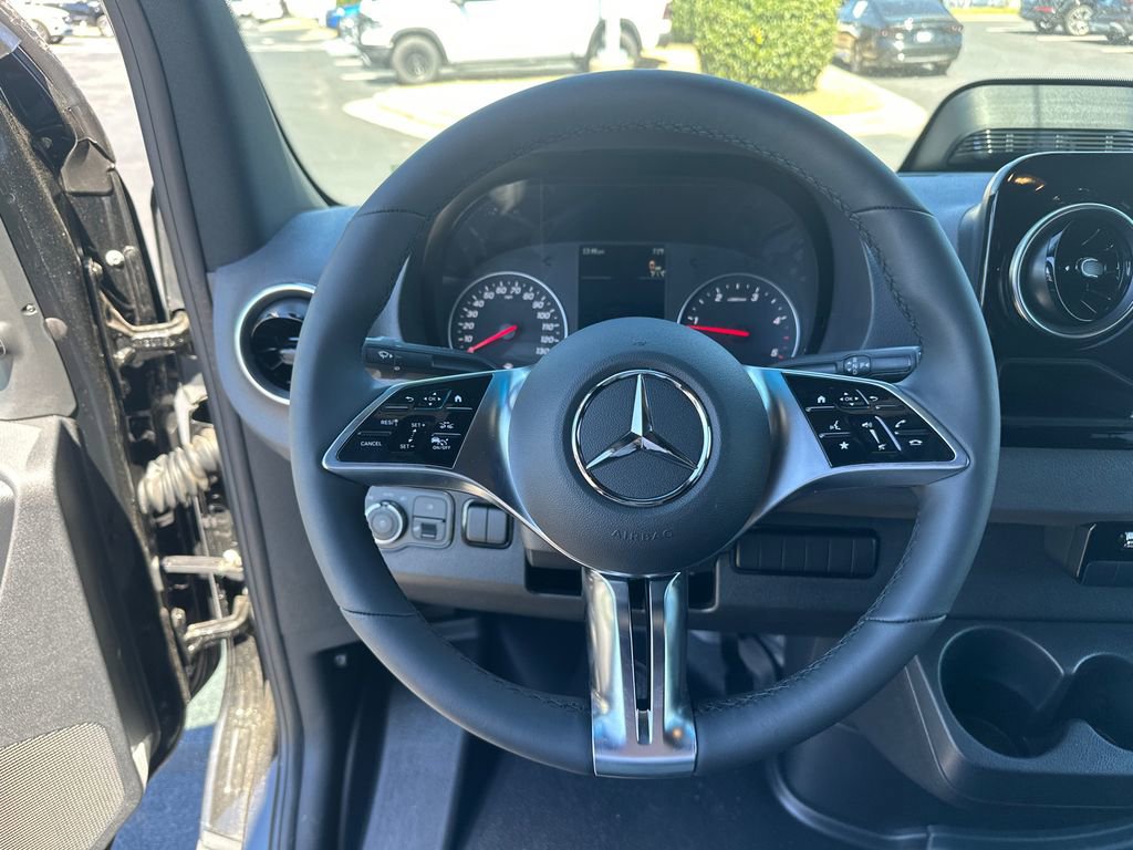 Used 2025 Mercedes-Benz Sprinter 2500 image 24