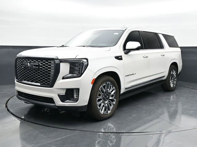 Used 2023 GMC Yukon XL Denali Ultimate image 3