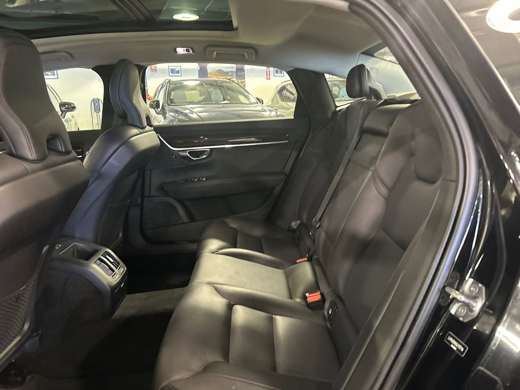 Used 2020 Volvo S90 T6 Momentum w/ Protection Package Premier image 25