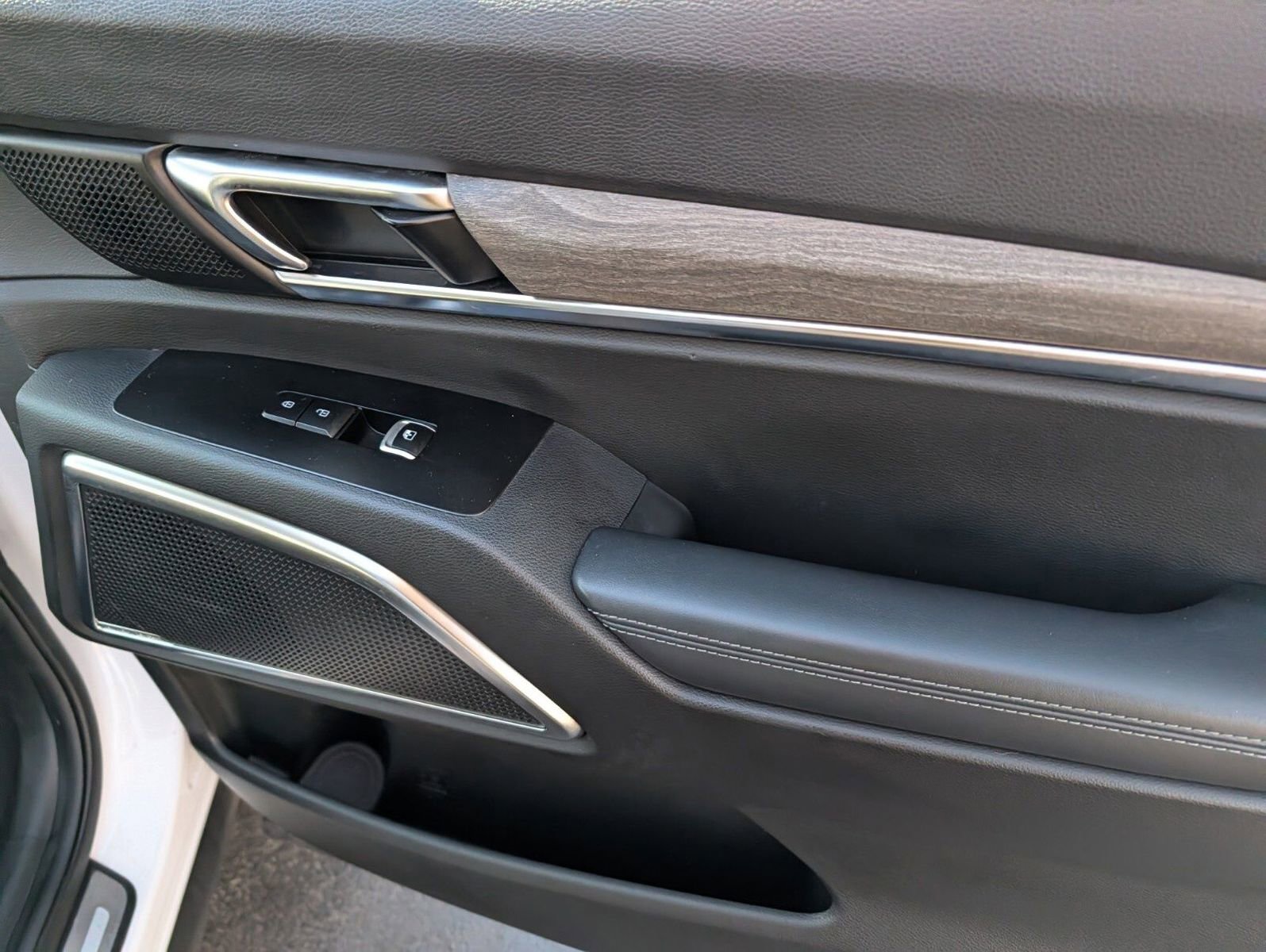 Used 2022 Kia Telluride SX w/ SX Prestige Package image 30