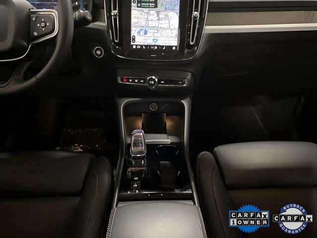 Used 2025 Volvo XC40 B5 Plus image 12