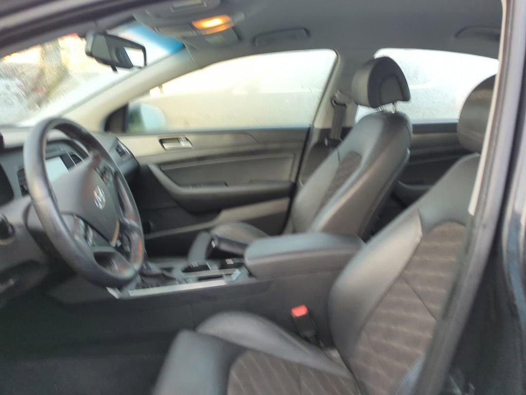 Used 2016 Hyundai Sonata Sport w/ Option Group 02 image 6