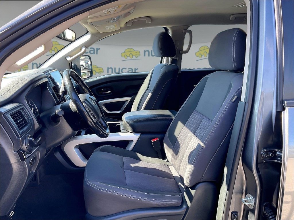 Used 2022 Nissan Titan SV w/ SV Convenience Package AWD/4WD image 10
