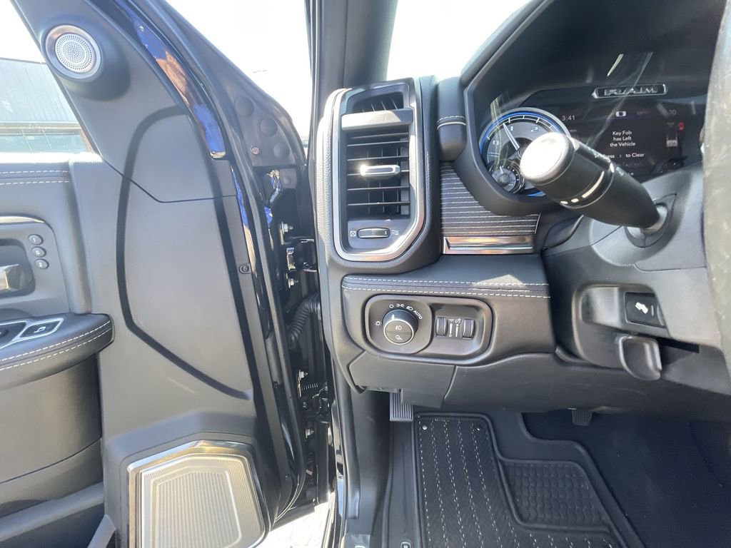 Used 2020 RAM 3500 Limited AWD/4WD image 17
