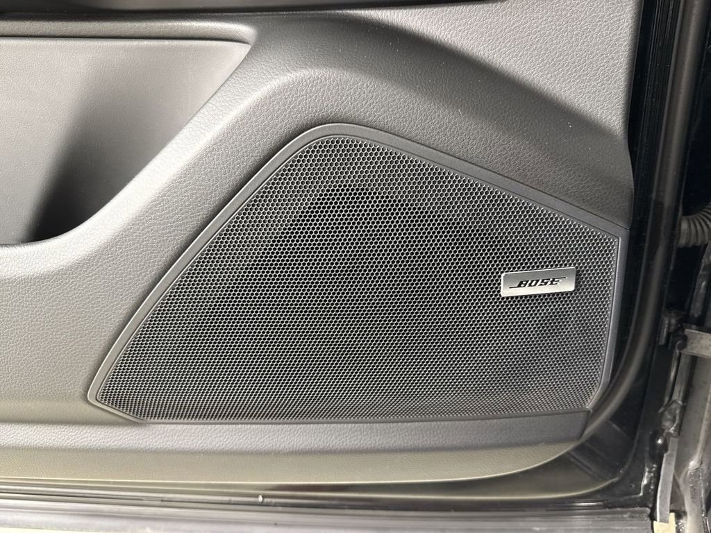 Certified 2023 Porsche Cayenne Platinum Edition image 35