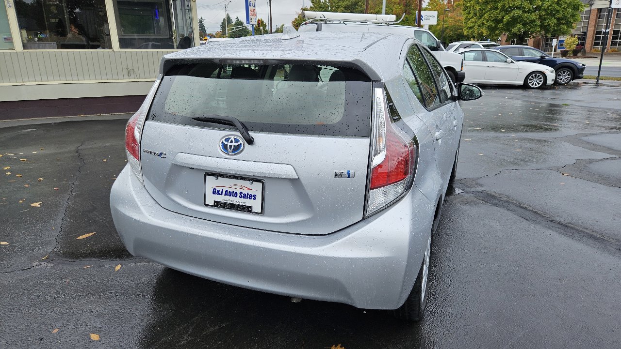 Used 2015 Toyota Prius C Four image 10