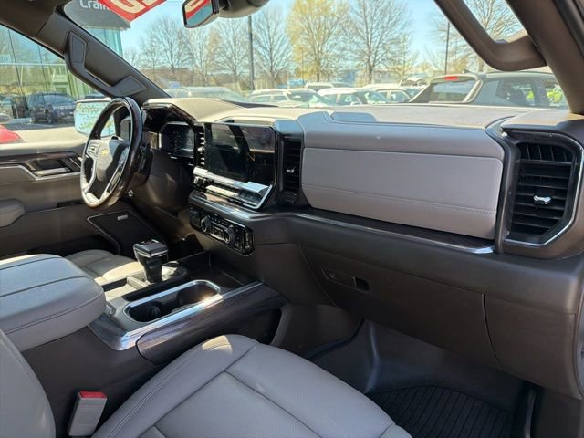 Used 2025 Chevrolet Silverado 1500 LTZ image 33