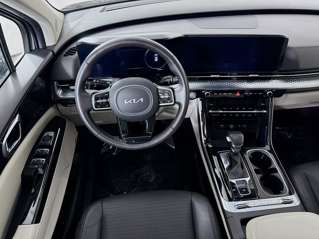 Used 2024 Kia Carnival SX Prestige FWD image 3