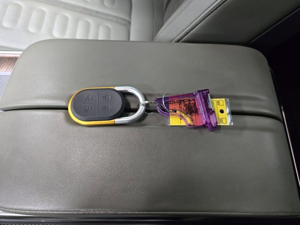 Used 2022 Rivian R1T Adventure image 29