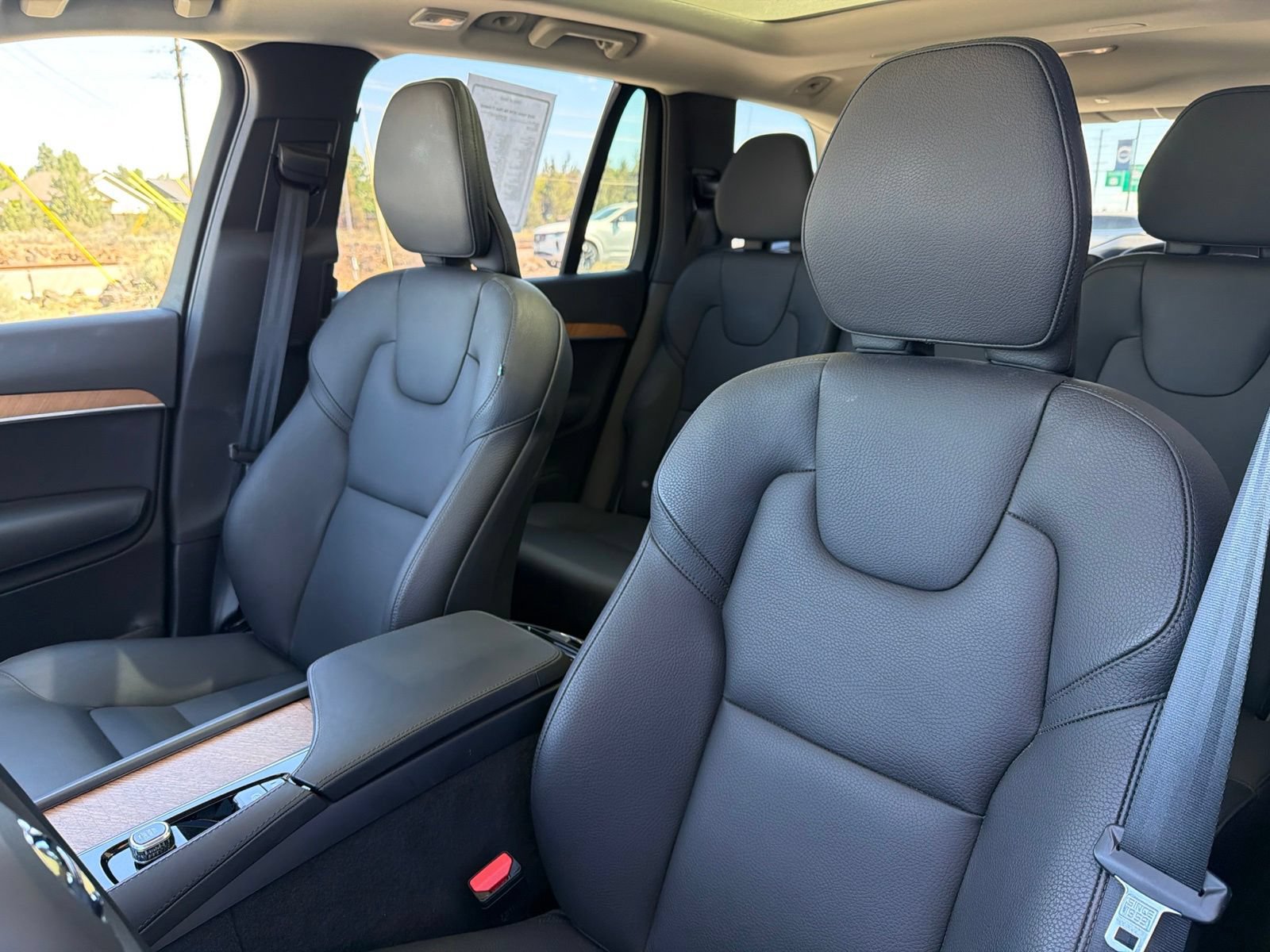 Used 2025 Volvo XC90 B6 Plus AWD/4WD image 19