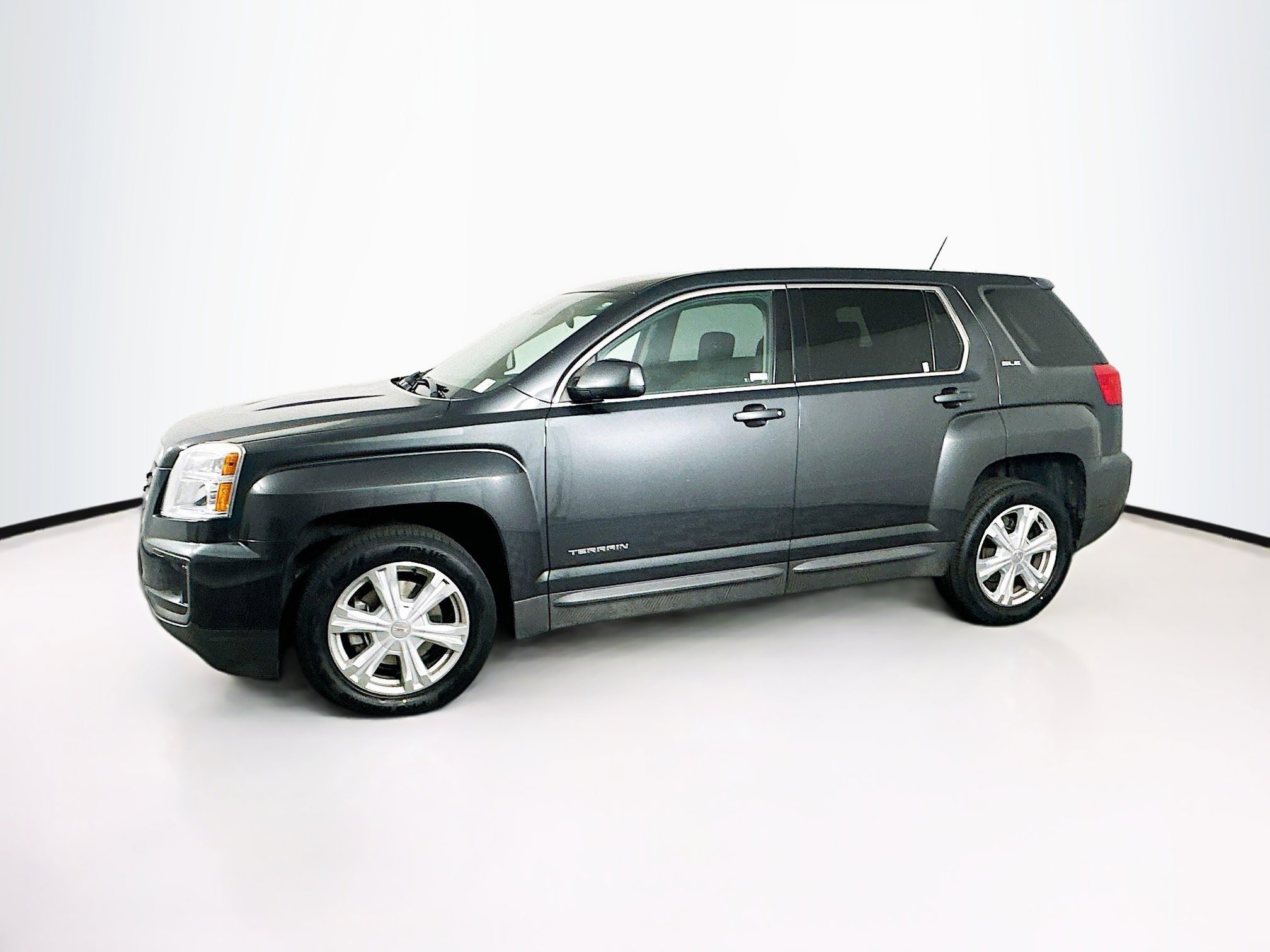 Used 2017 GMC Terrain SLE FWD image 4