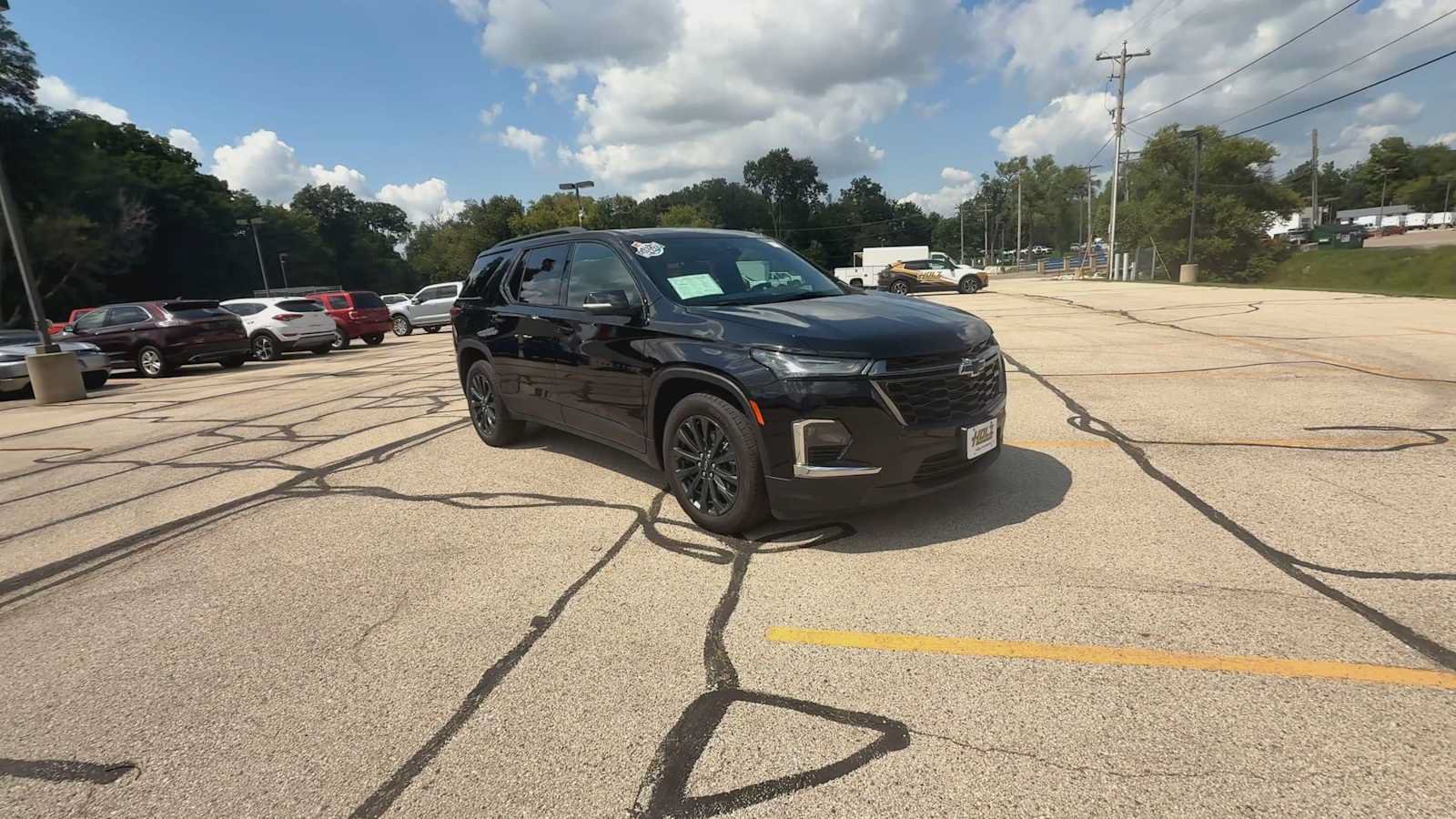 Used 2023 Chevrolet Traverse RS AWD/4WD image 2