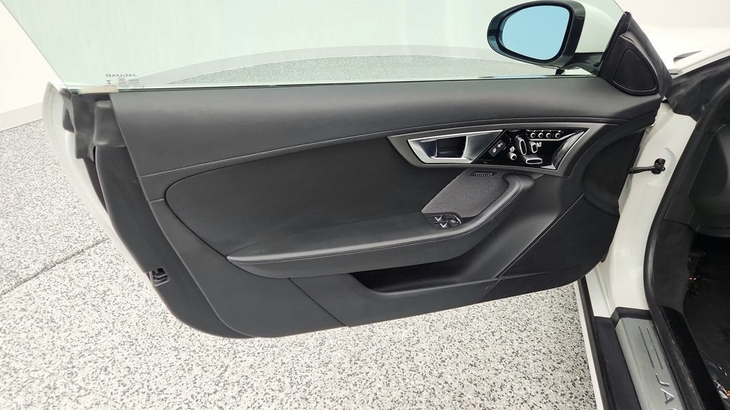 Used 2016 Jaguar F-TYPE S RWD image 11