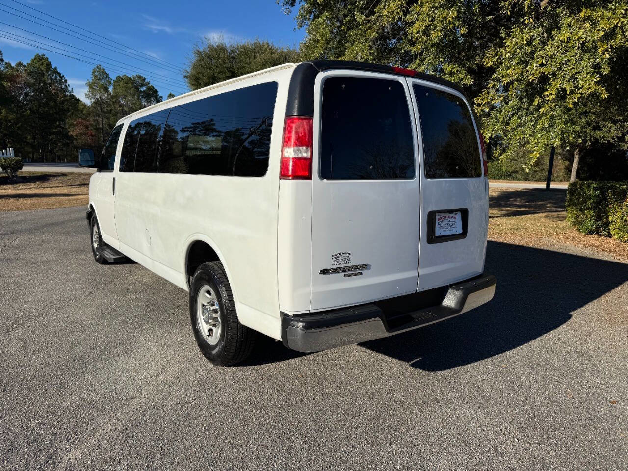 Used 2016 Chevrolet Express 3500 LT w/ LT Preferred Equipment Group image 31