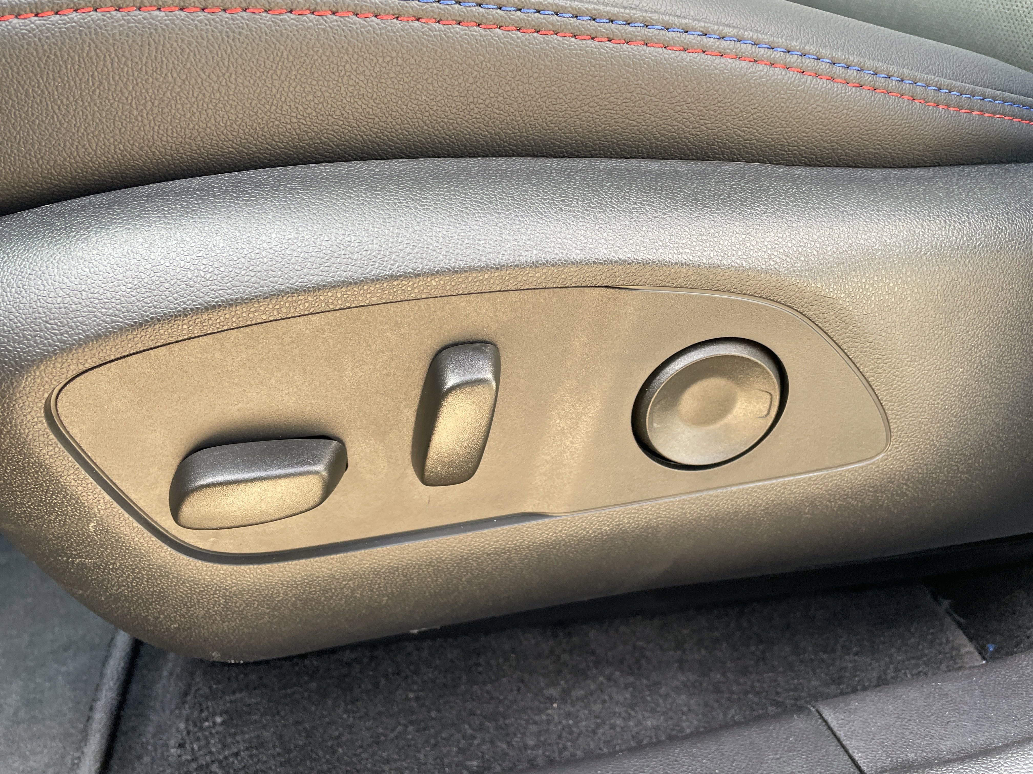 New 2025 Chevrolet Equinox EV RS image 12