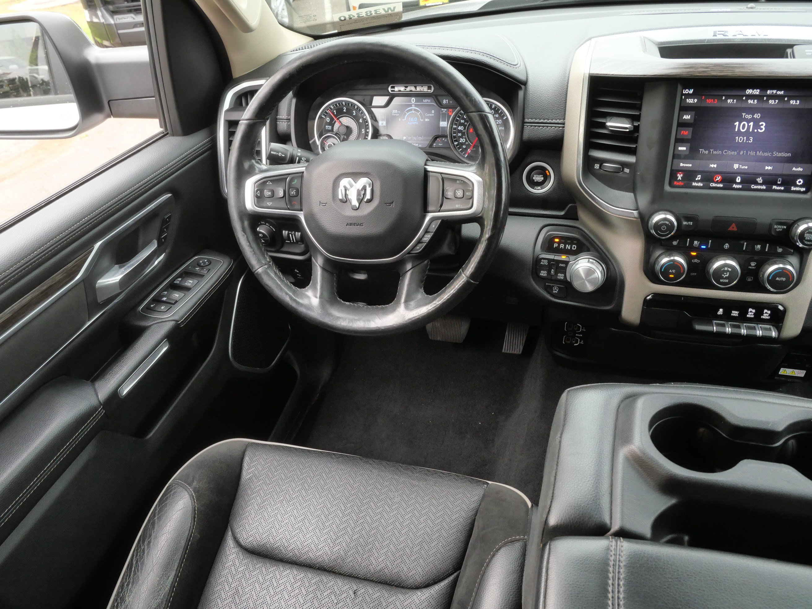 Used 2019 RAM 1500 Laramie AWD/4WD image 9
