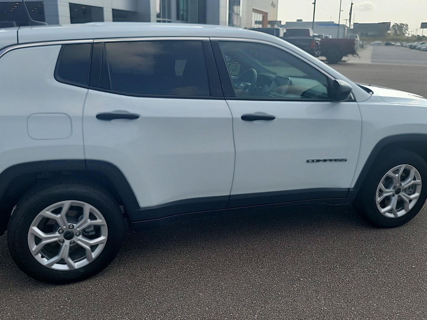 Certified 2025 Jeep Compass Sport AWD/4WD image 17