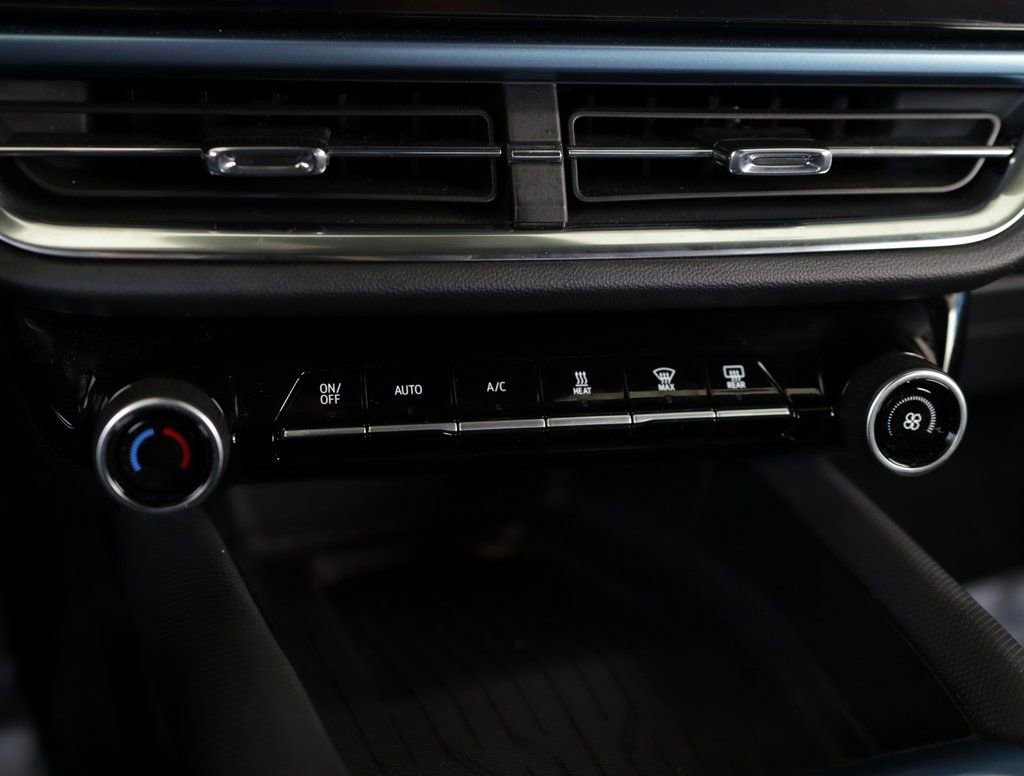 Used 2024 Chevrolet Equinox EV LT image 20