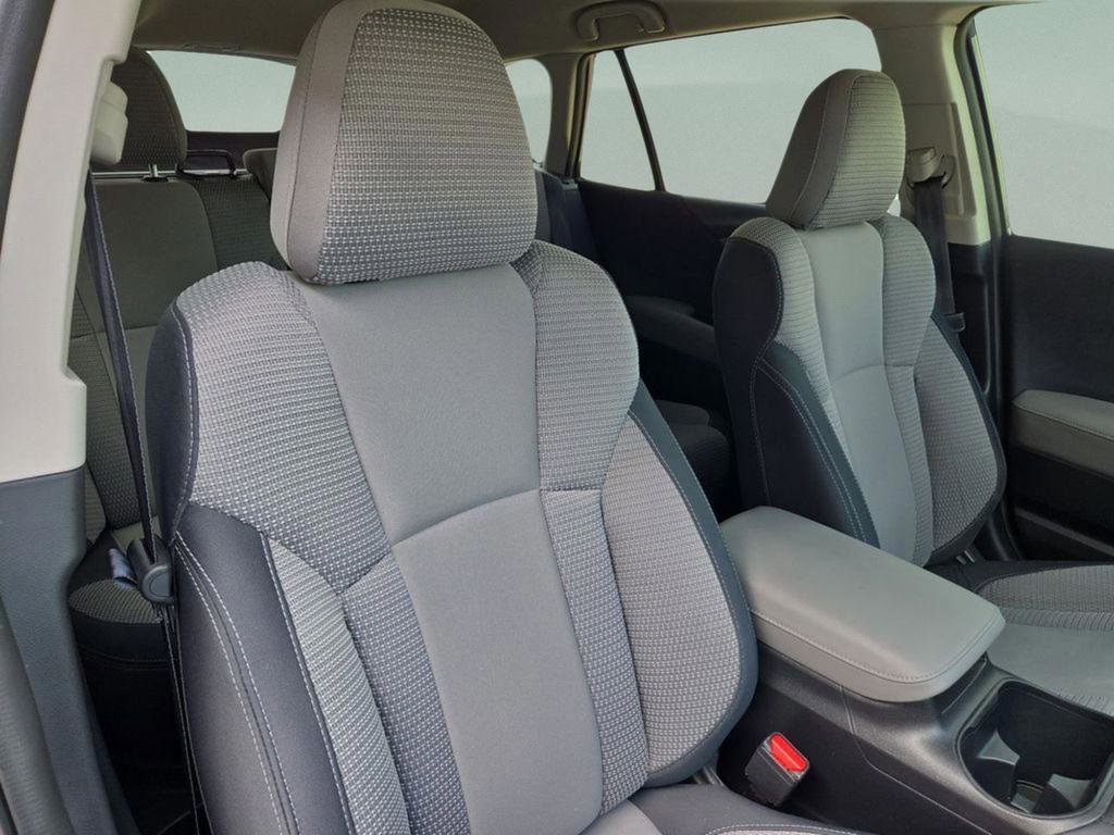 Used 2024 Subaru Outback Premium image 31