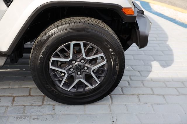 Used 2024 Jeep Wrangler Sahara image 43