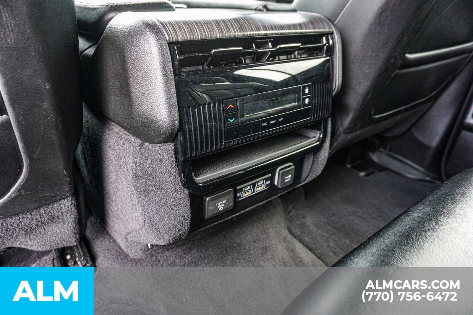 Used 2024 Jeep Wagoneer Series II w/ Flexible Seating Group RWD image 66