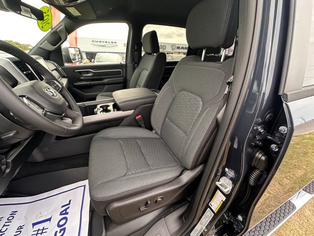 New 2025 RAM 1500 Big Horn AWD/4WD image 9