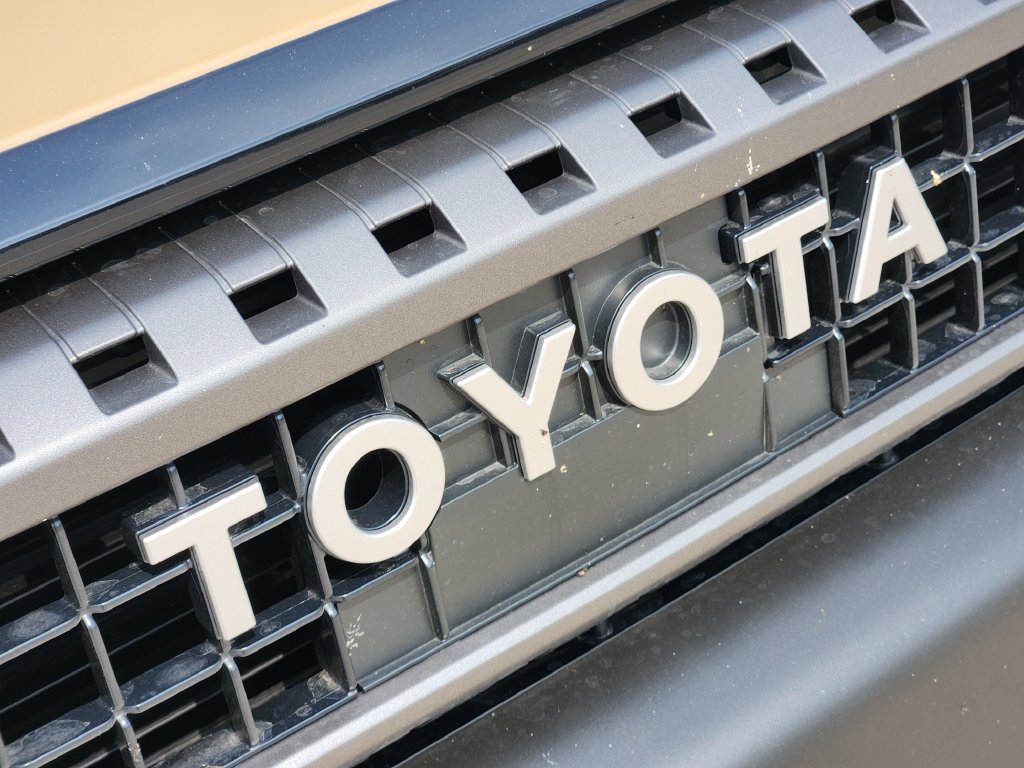 New 2027 Toyota Land Cruiser w/ Premium Package AWD/4WD image 12